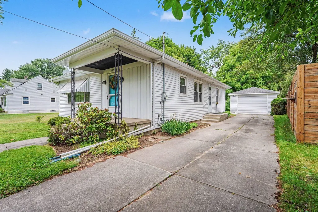 1234 Fay Avenue NW Grand Rapids City MI 49504