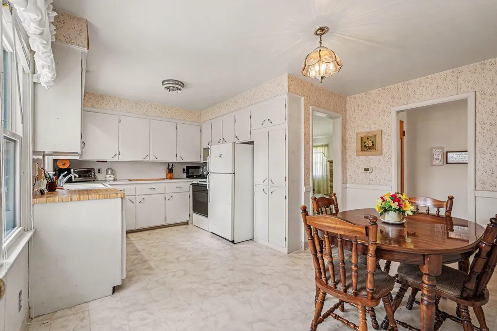 1234 Fay Avenue NW Grand Rapids City MI 49504