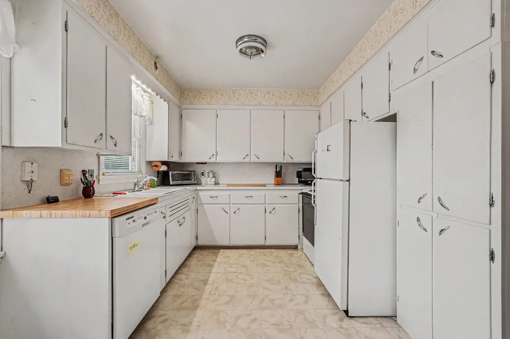 1234 Fay Avenue NW Grand Rapids City MI 49504