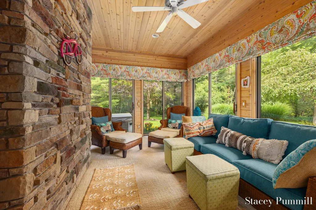 9171 Conservancy Drive NE Ada Township MI 49301