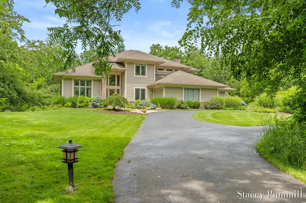 9171 Conservancy Drive NE Ada Township MI 49301