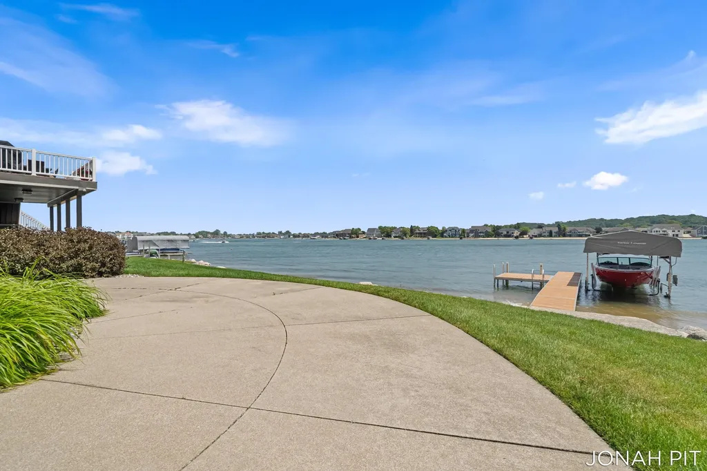 5714 Nelson Drive Georgetown Charter Township MI 49426