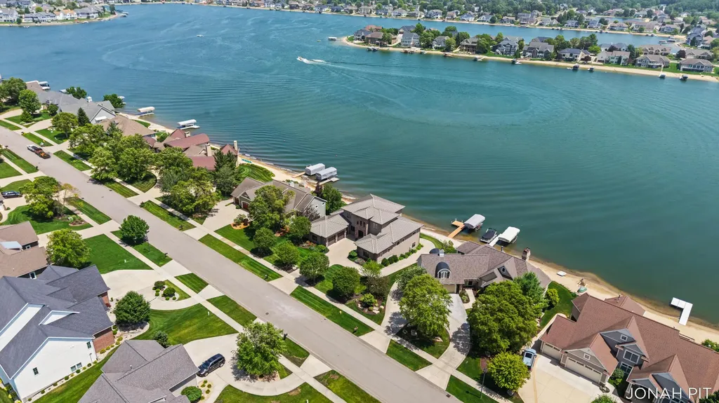 5714 Nelson Drive Georgetown Charter Township MI 49426