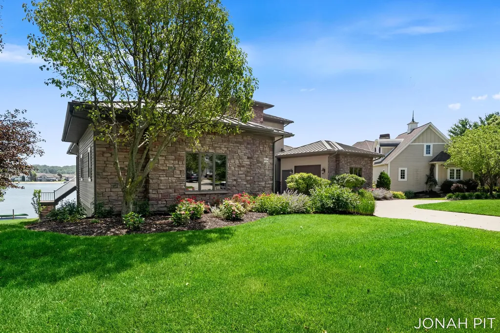 5714 Nelson Drive Georgetown Charter Township MI 49426