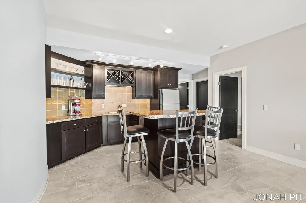 5714 Nelson Drive Georgetown Charter Township MI 49426