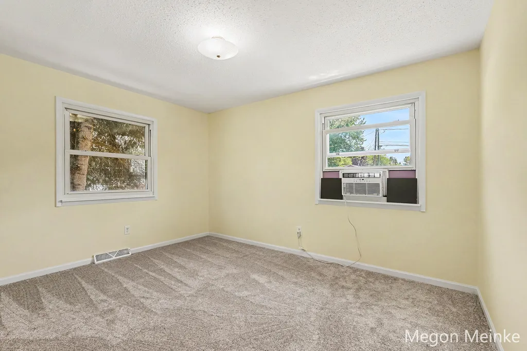 809 E Grant Street Greenville City MI 48838