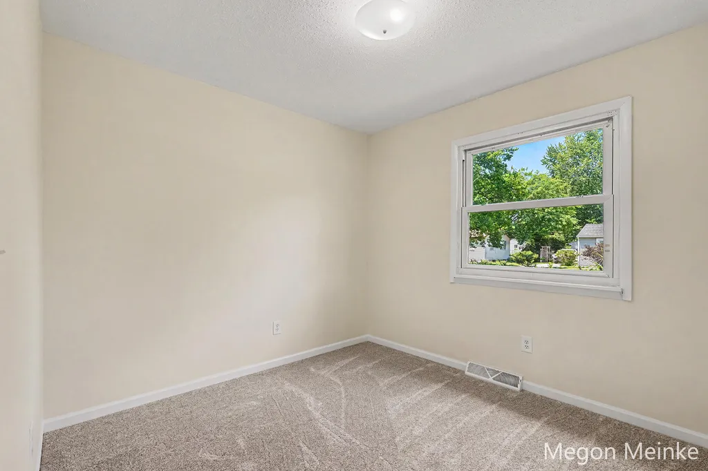 809 E Grant Street Greenville City MI 48838