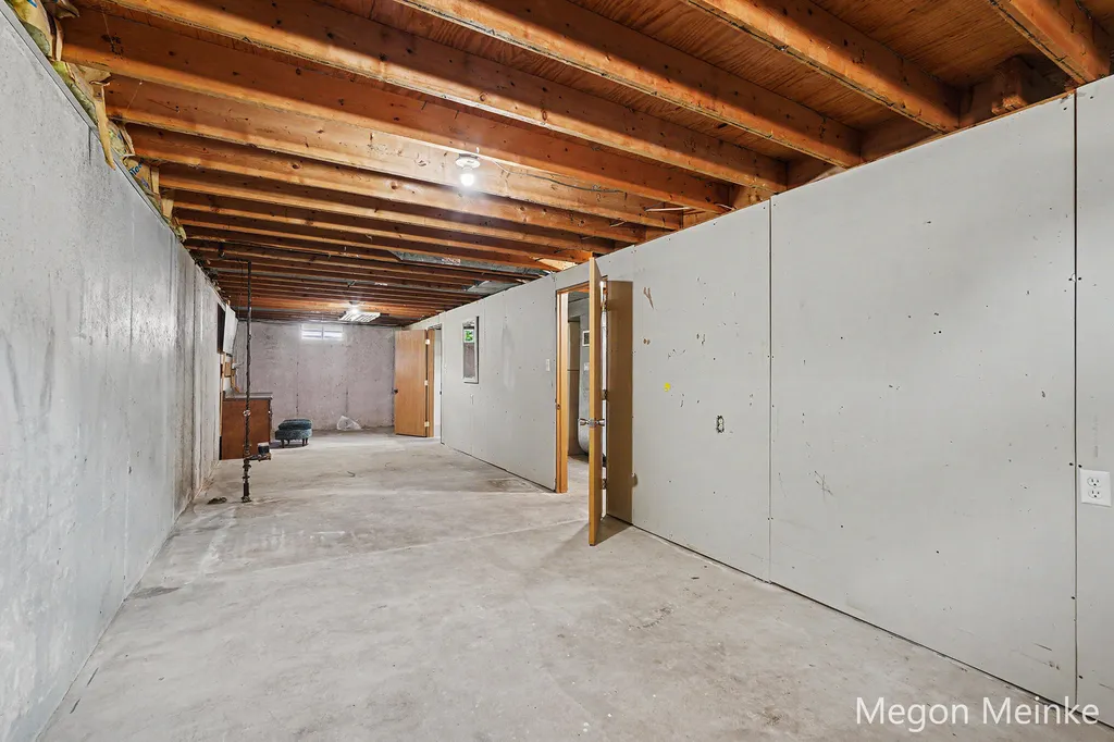 809 E Grant Street Greenville City MI 48838