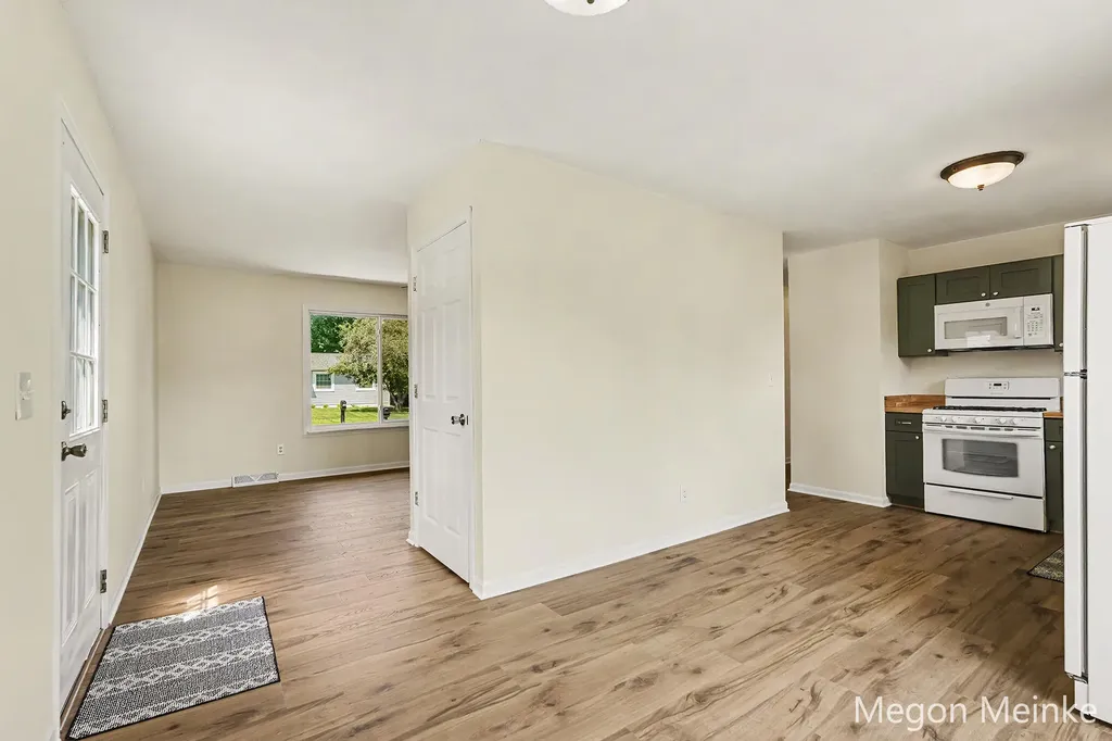 809 E Grant Street Greenville City MI 48838
