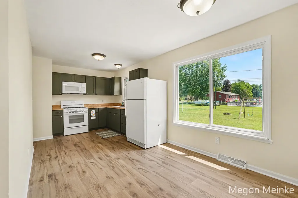 809 E Grant Street Greenville City MI 48838