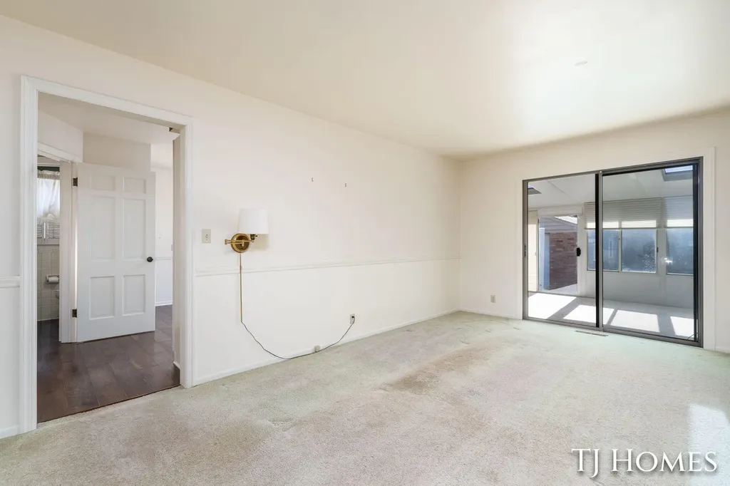 8 Wallinwood Avenue NE Grand Rapids City MI 49503