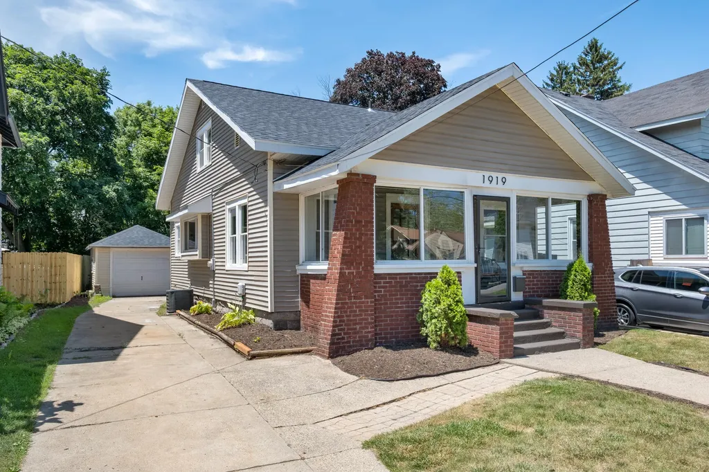 1919 Lafayette Avenue SE Grand Rapids City MI 49507