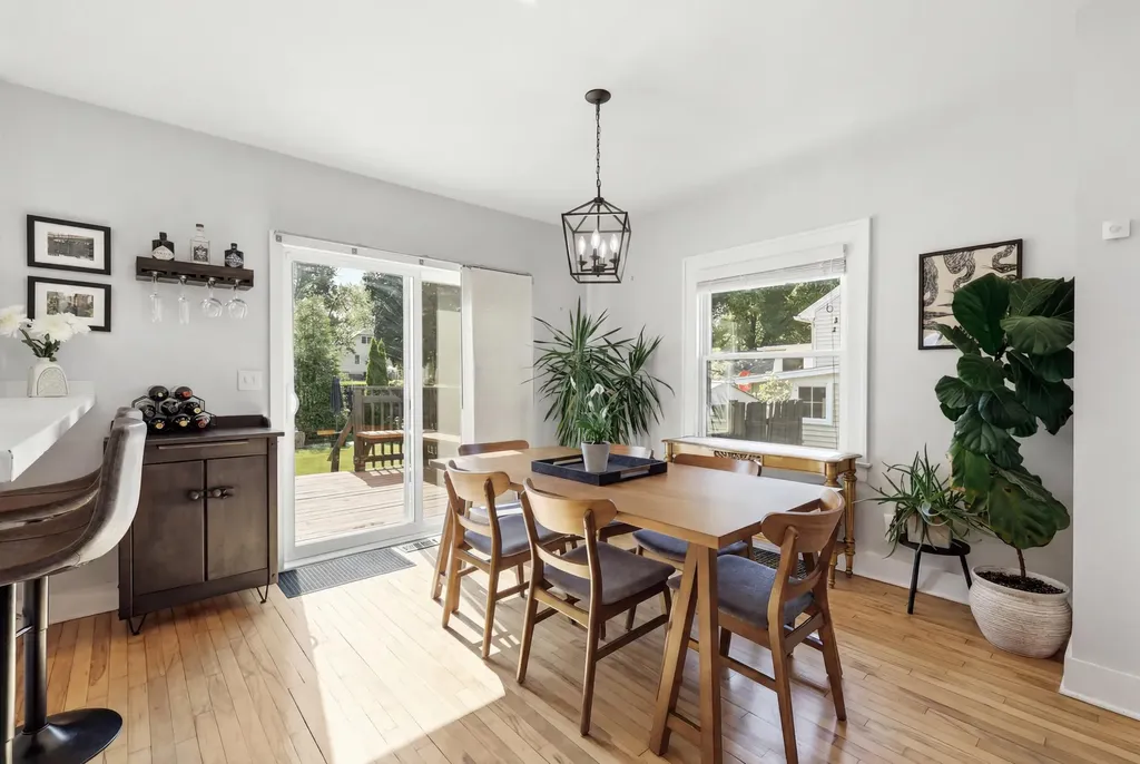 1356 Emerald Avenue NE Grand Rapids City MI 49505