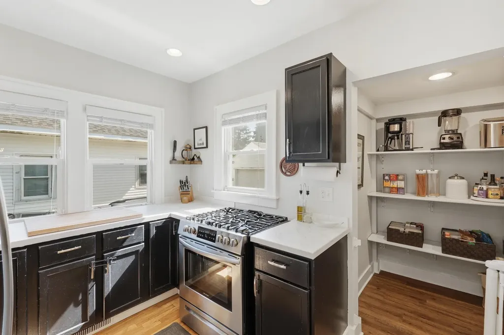 1356 Emerald Avenue NE Grand Rapids City MI 49505