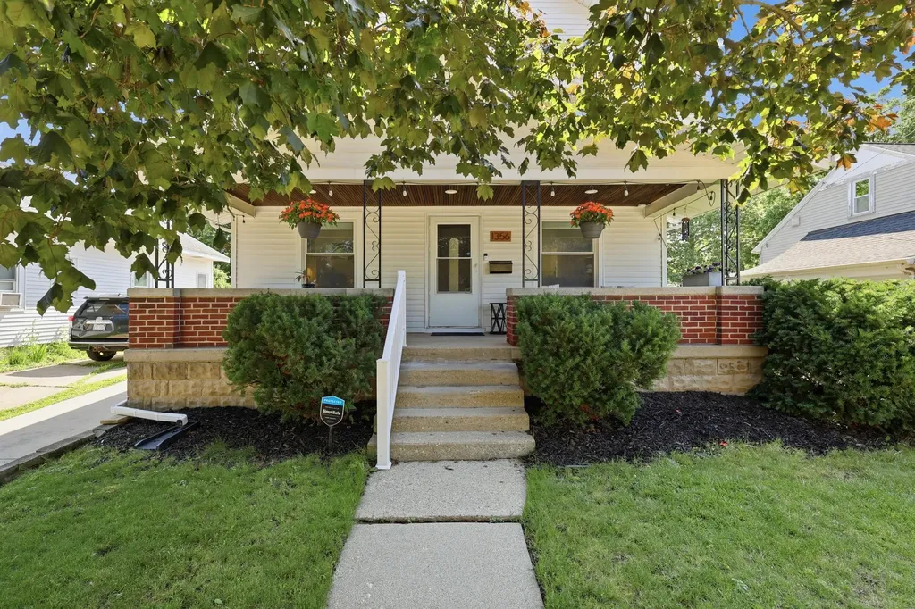 1356 Emerald Avenue NE Grand Rapids City MI 49505