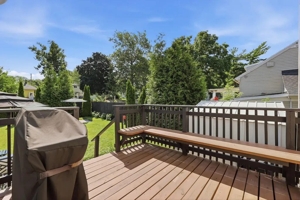 1356 Emerald Avenue NE Grand Rapids City MI 49505