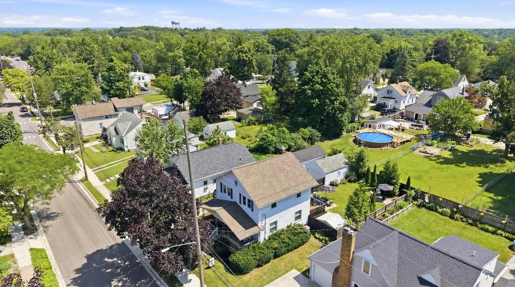 1356 Emerald Avenue NE Grand Rapids City MI 49505