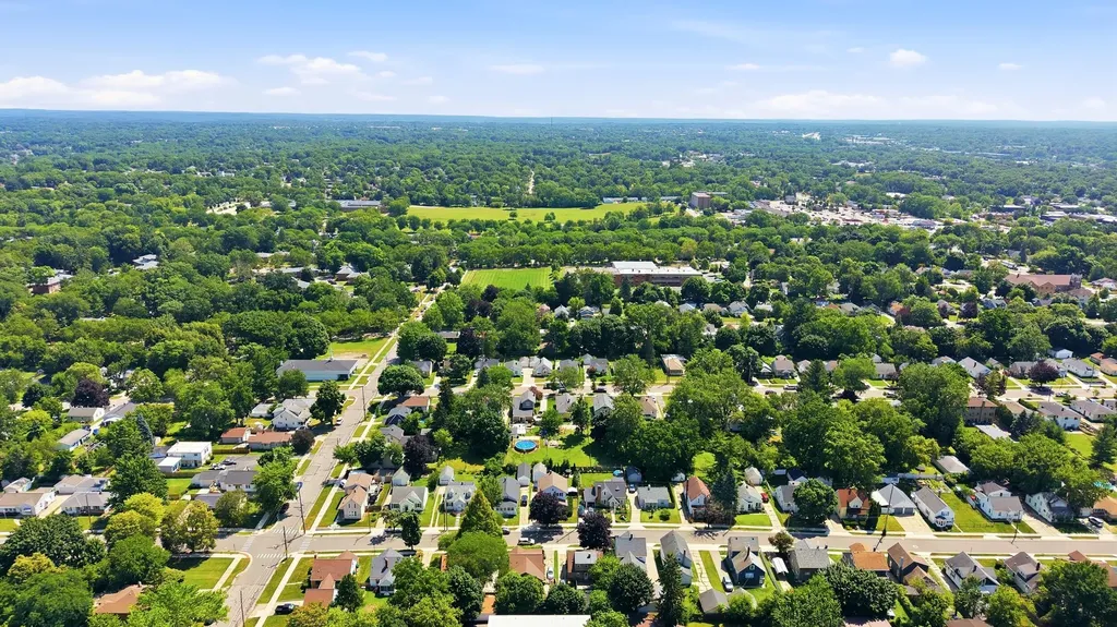 1356 Emerald Avenue NE Grand Rapids City MI 49505
