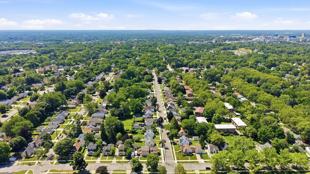 1356 Emerald Avenue NE Grand Rapids City MI 49505