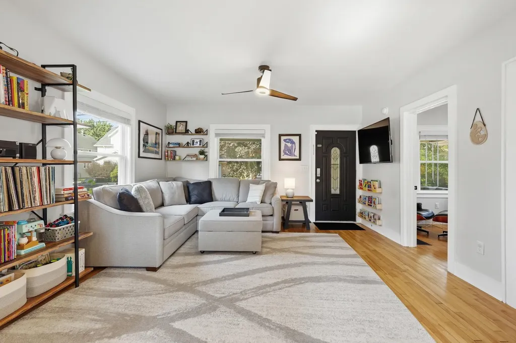 1356 Emerald Avenue NE Grand Rapids City MI 49505