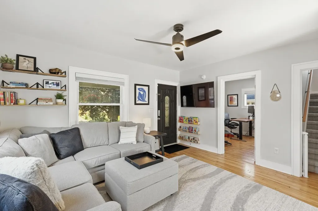 1356 Emerald Avenue NE Grand Rapids City MI 49505