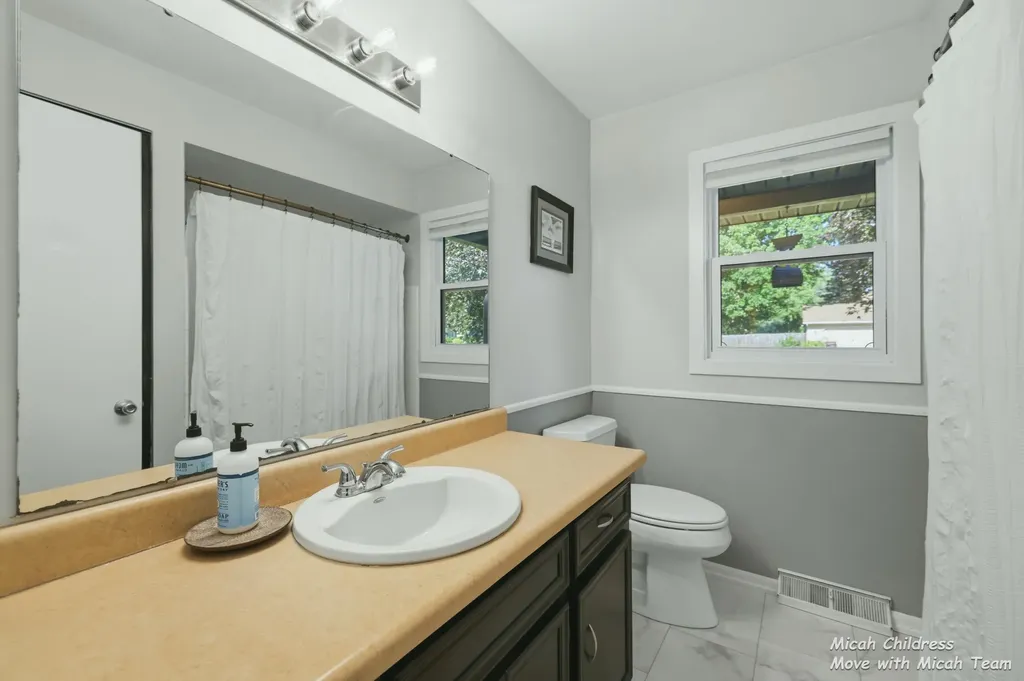 4012 Mohawk Avenue SW Grandville City MI 49418
