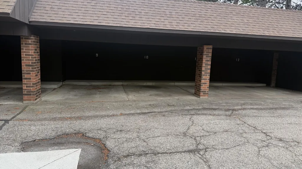 3181 Charlevoix Drive SE Cascade Charter Township MI 49546