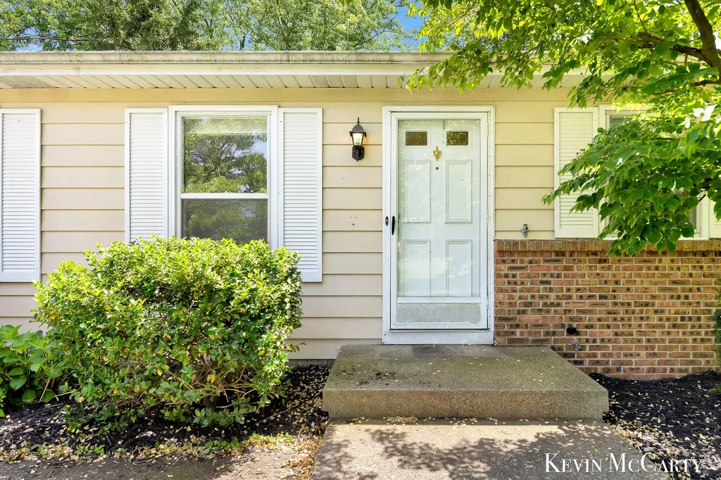 2722 Vassar Drive SE Grand Rapids City MI 49506