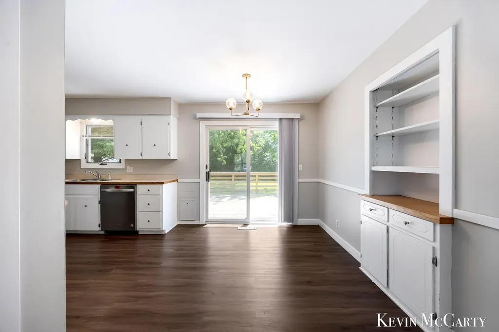 2722 Vassar Drive SE Grand Rapids City MI 49506