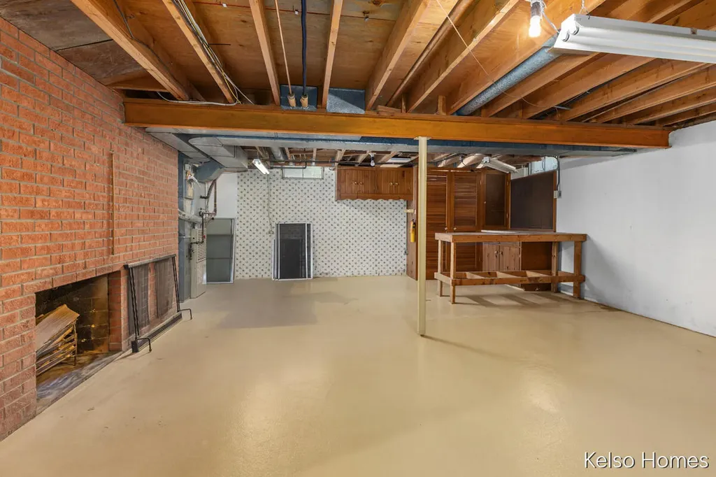 1641 Saginaw Road SE Grand Rapids City MI 49506
