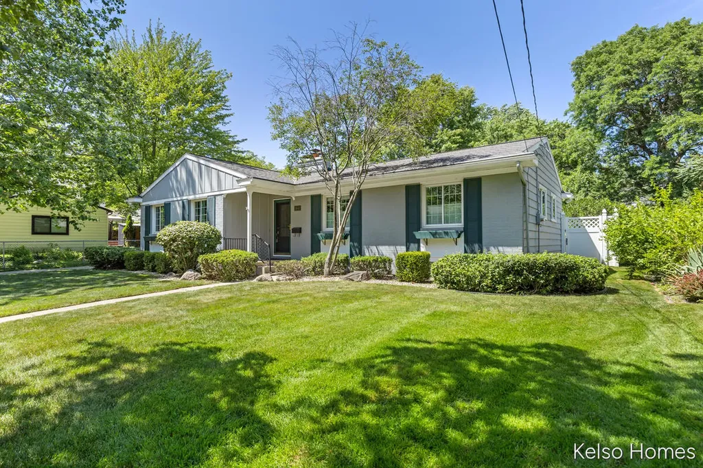 1641 Saginaw Road SE Grand Rapids City MI 49506