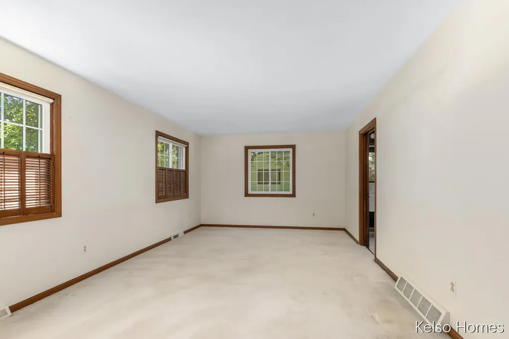 1641 Saginaw Road SE Grand Rapids City MI 49506