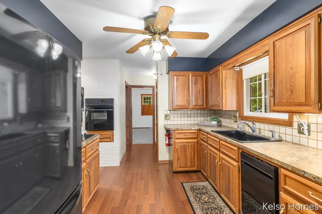 1641 Saginaw Road SE Grand Rapids City MI 49506
