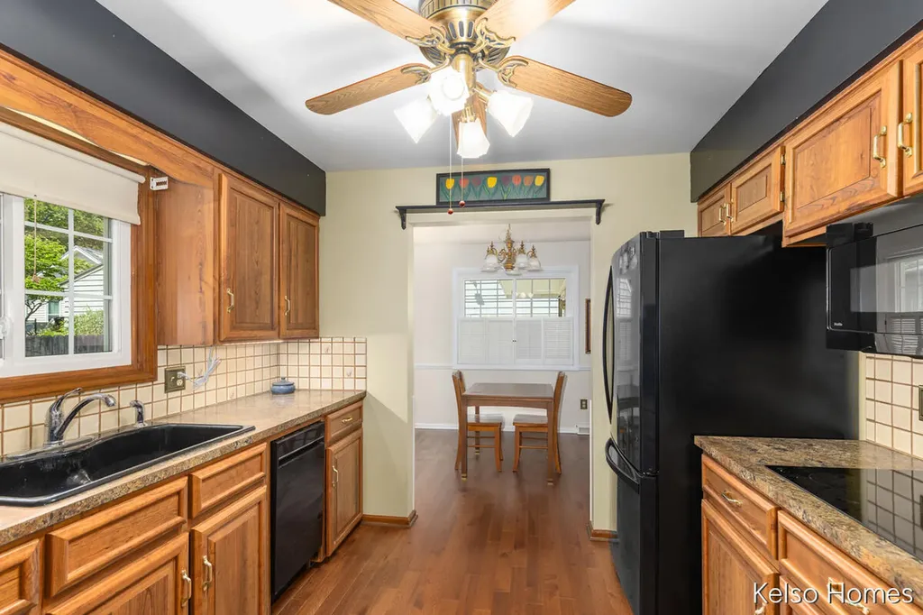 1641 Saginaw Road SE Grand Rapids City MI 49506