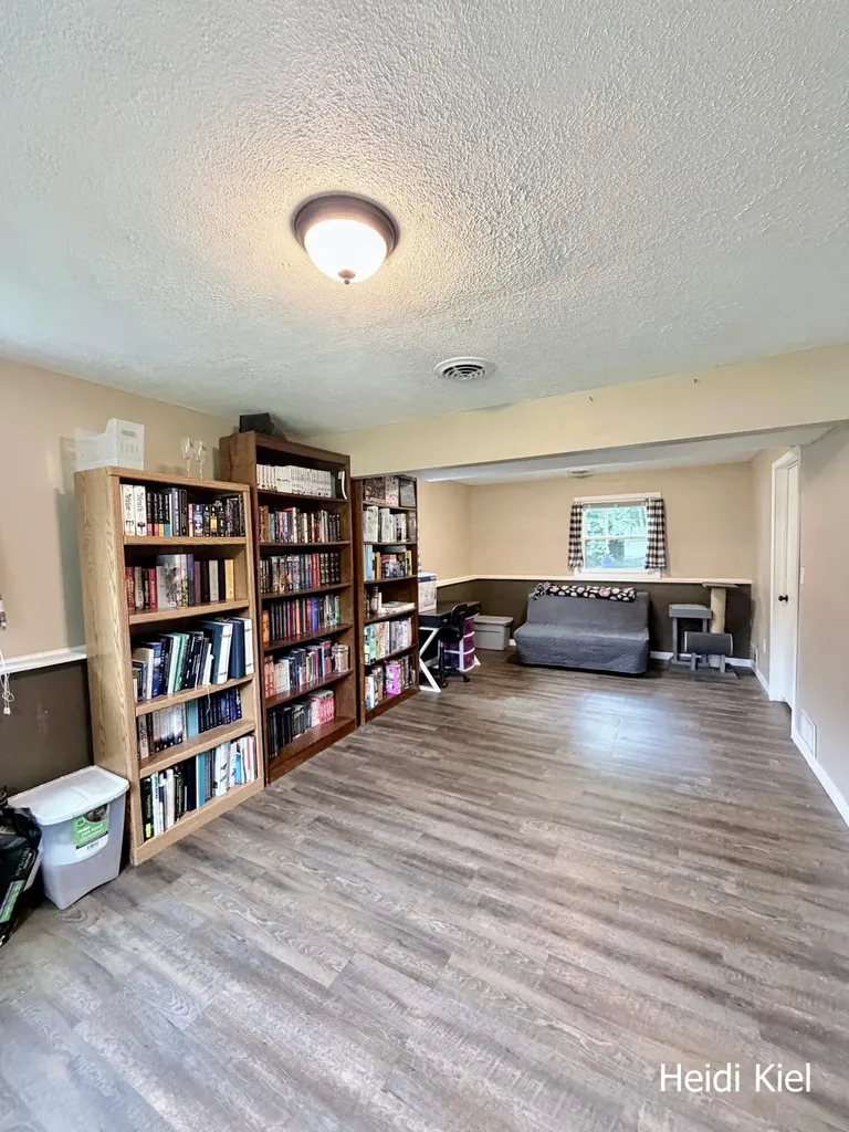 1382 Stanwood Drive NW Grand Rapids City MI 49534