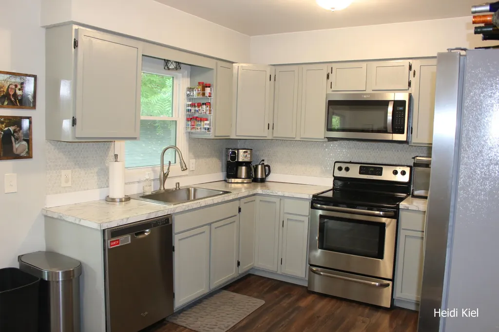 1382 Stanwood Drive NW Grand Rapids City MI 49534