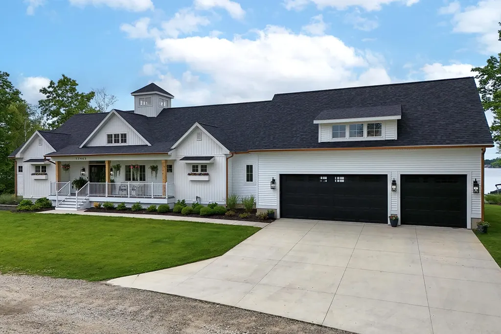 17463 E Suwanee Trail Winfield Township MI 49329