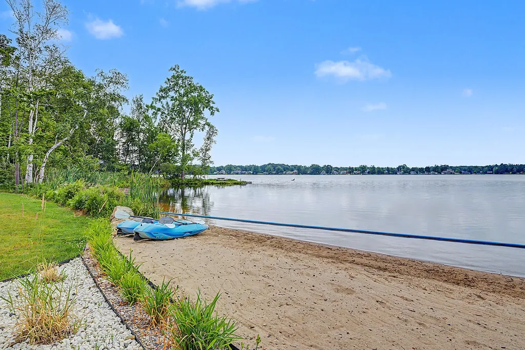 17463 E Suwanee Trail Winfield Township MI 49329