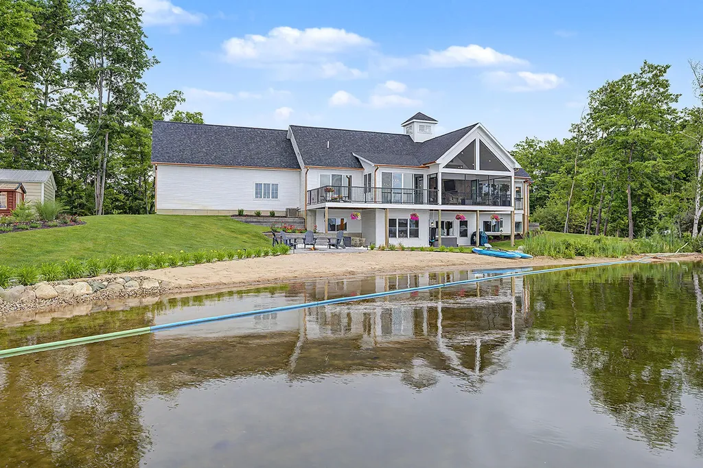 17463 E Suwanee Trail Winfield Township MI 49329