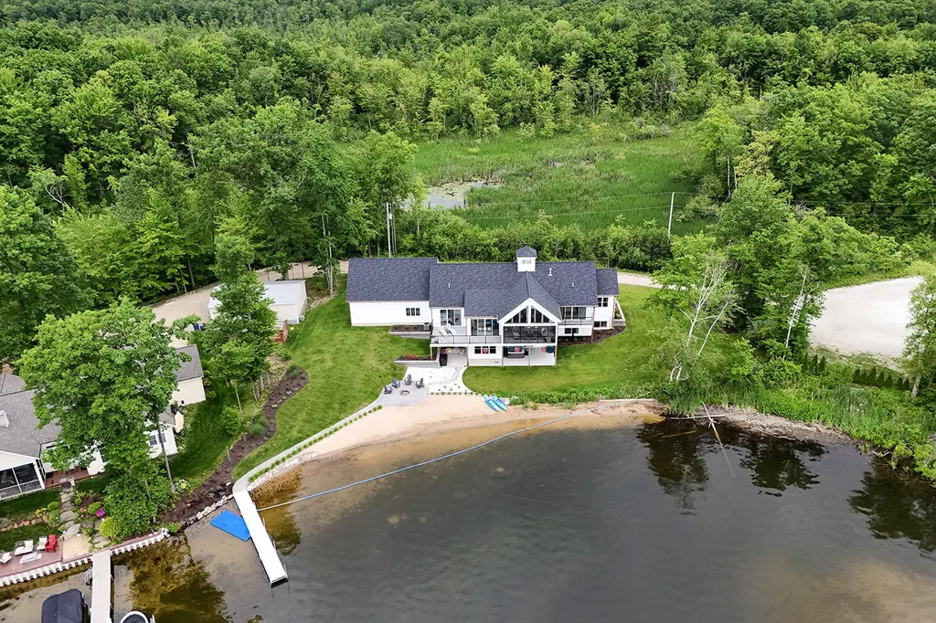 17463 E Suwanee Trail Winfield Township MI 49329