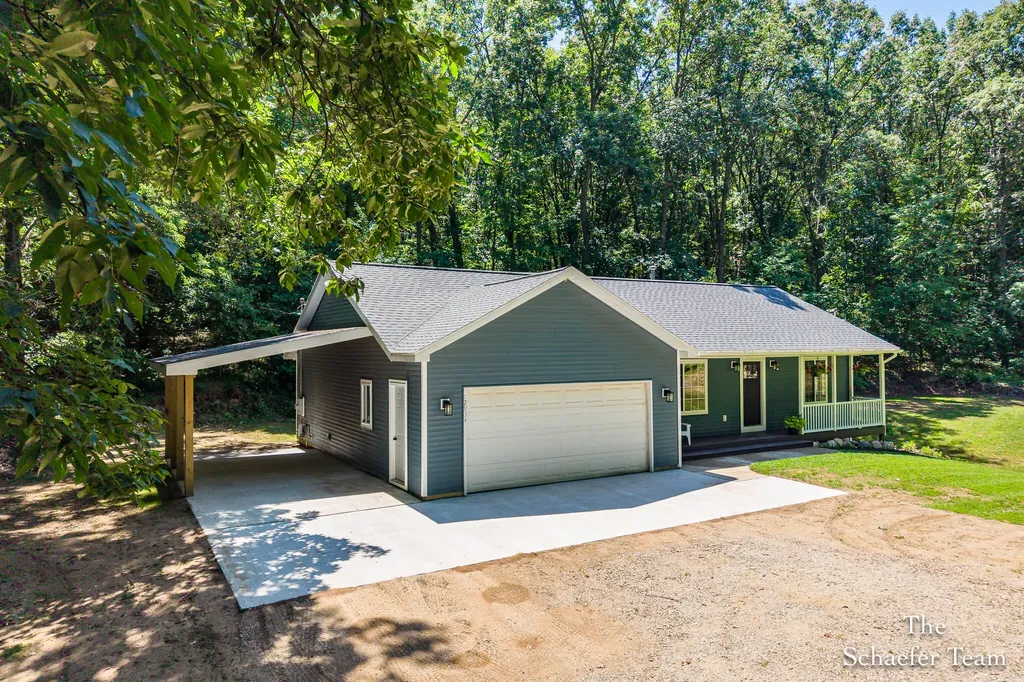 12934 Hillcrest Drive NE Vergennes Township MI 49331