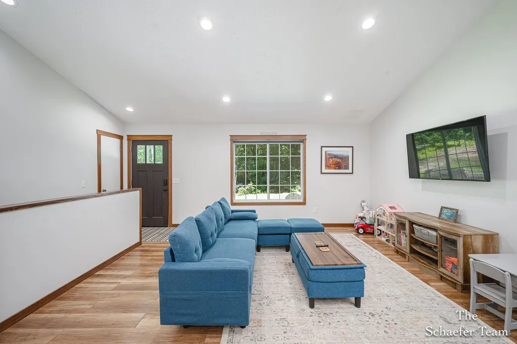 12934 Hillcrest Drive NE Vergennes Township MI 49331