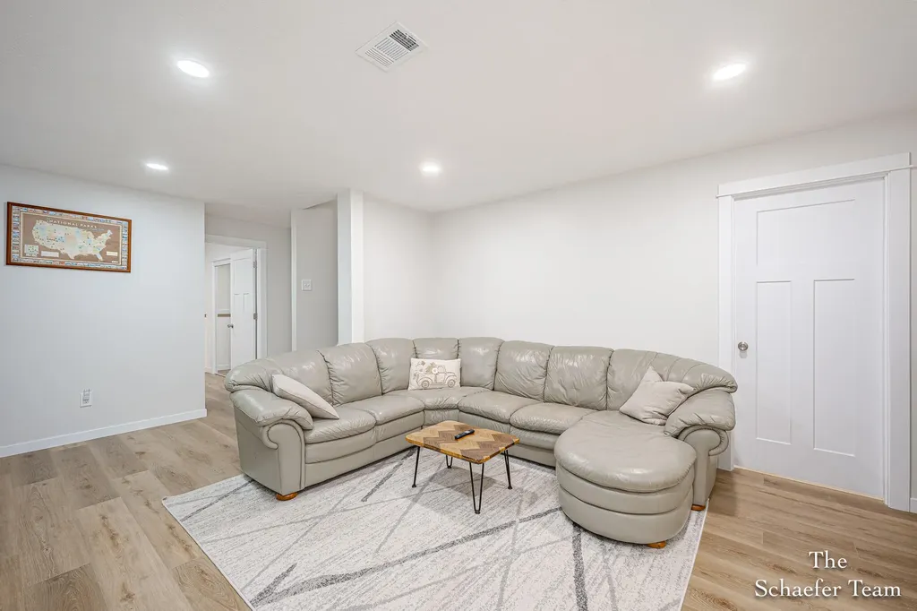 12934 Hillcrest Drive NE Vergennes Township MI 49331