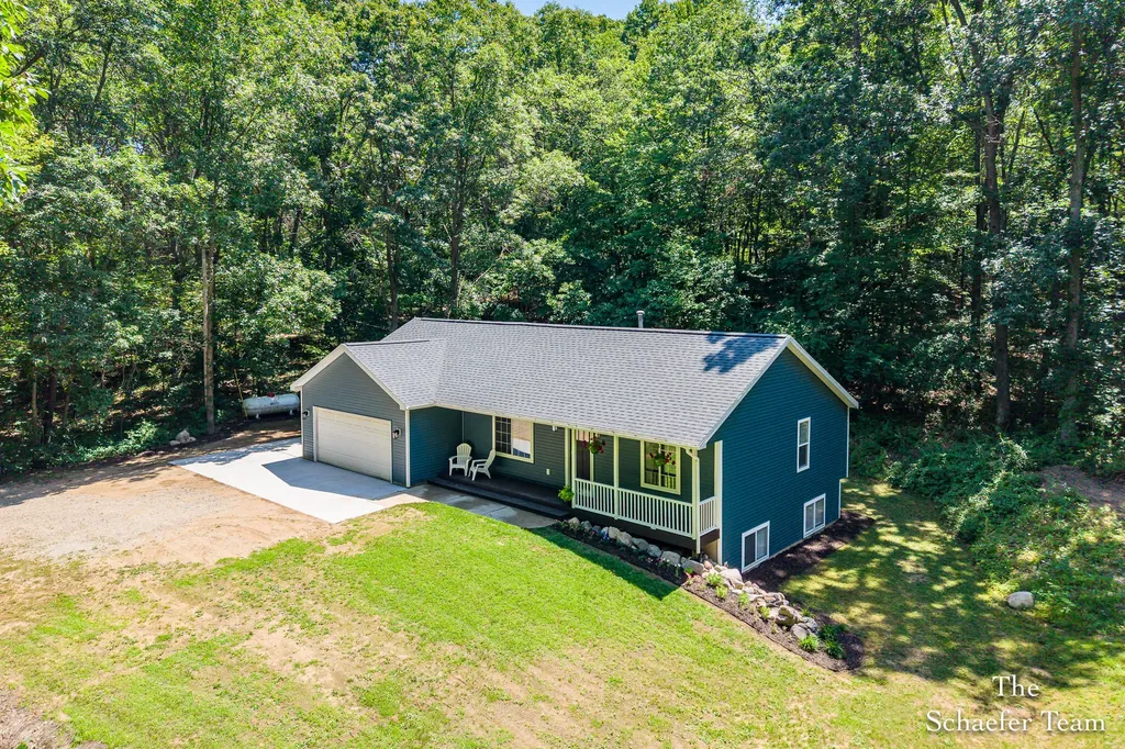 12934 Hillcrest Drive NE Vergennes Township MI 49331