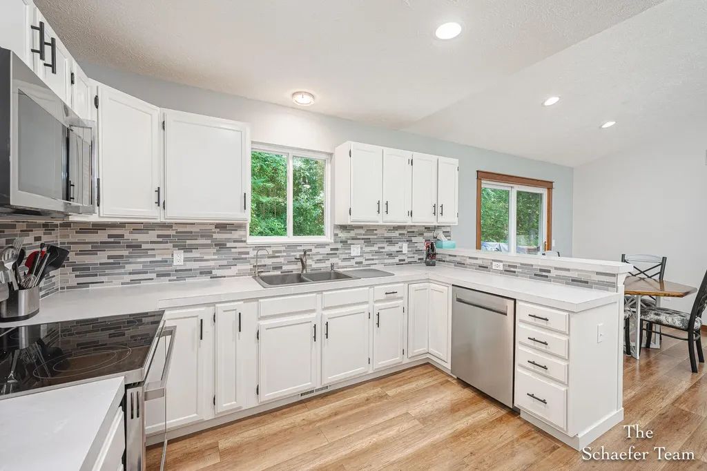 12934 Hillcrest Drive NE Vergennes Township MI 49331
