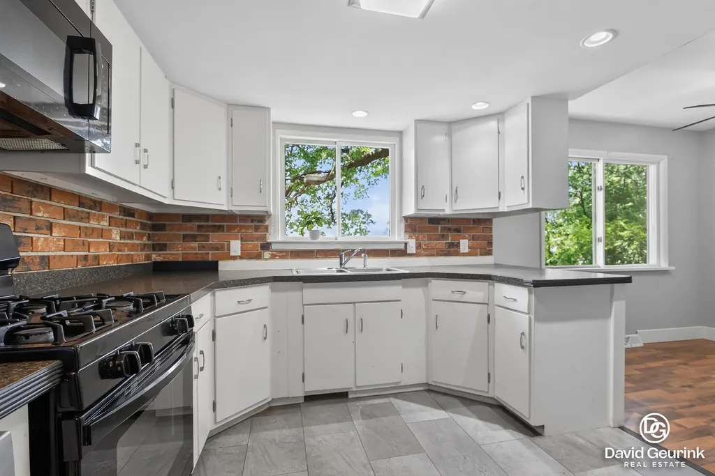 19 N Division Avenue Holland Charter Township MI 49424
