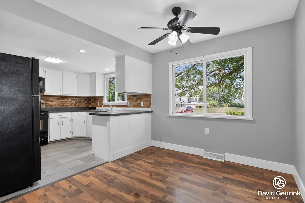 19 N Division Avenue Holland Charter Township MI 49424