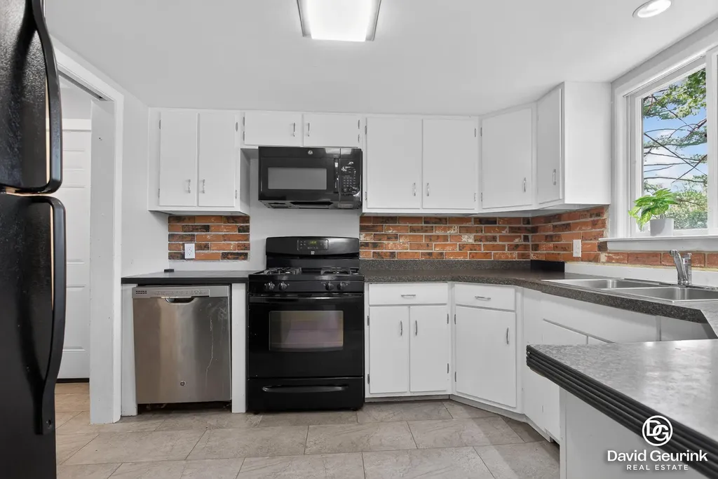 19 N Division Avenue Holland Charter Township MI 49424