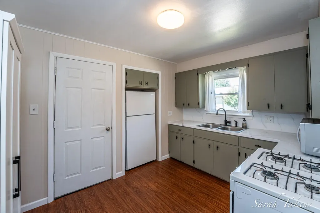 3445 Reiser Avenue SW Wyoming City MI 49548