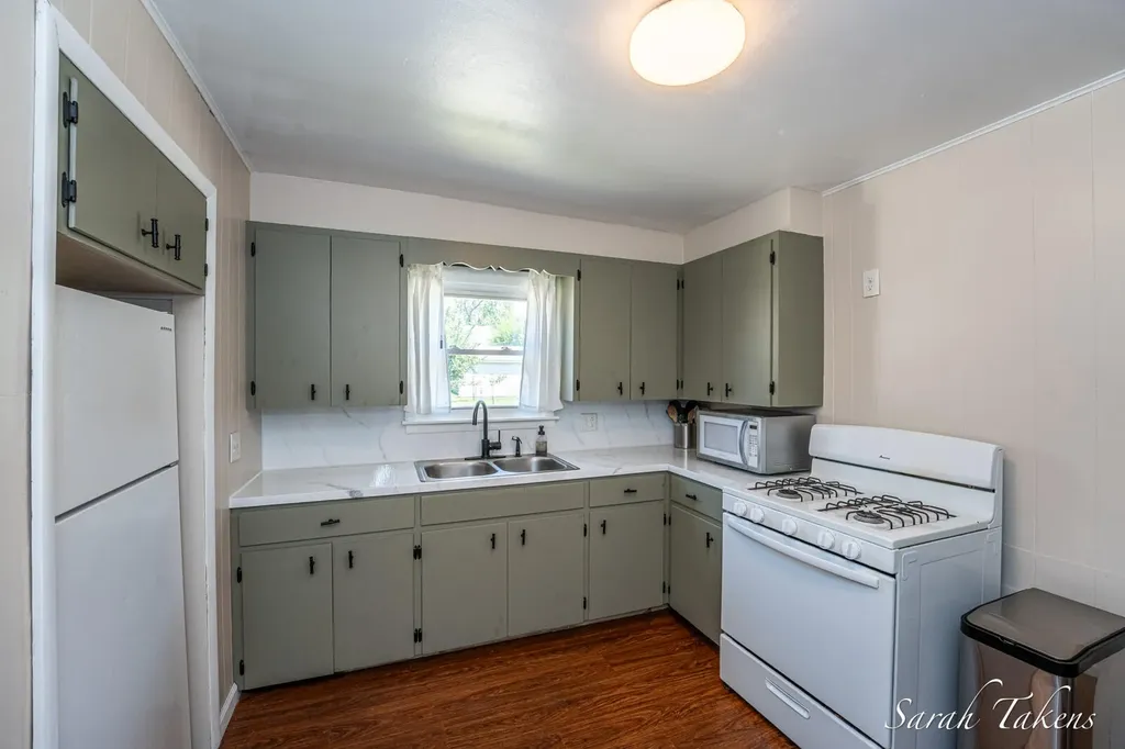 3445 Reiser Avenue SW Wyoming City MI 49548